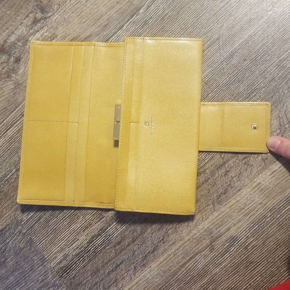 GIVENCHY Long Wallet Leather Kiss Lock Yellow Designer Women's Clutch With Chain - Picture 10 of 17